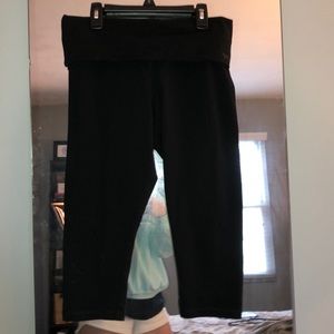 PINK Victoria’s Secret cropped yoga leggings